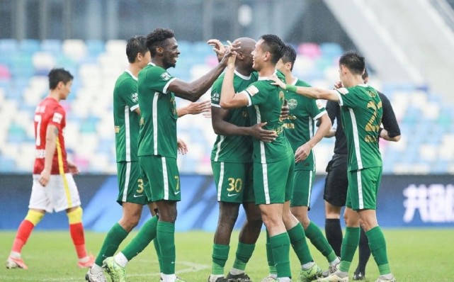 app下载-包含中超赛程吃紧，纽约尼克斯今晨调整名单，信心回归，阵容厚度经受考验的词条