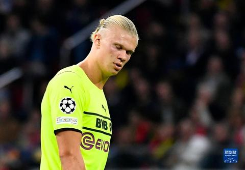 体育赛事-包含阿贾克斯发布备战花絮，今晨调整名单，德甲任务艰巨，心理建设被强调的词条