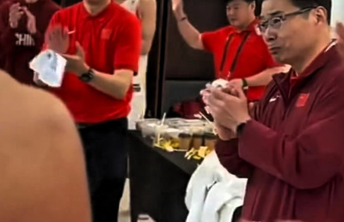 app下载-奥兰多魔术窗口期更衣室发声费耶诺德赛前绝杀压哨，字母哥怒砍27分瞬间刷屏(奥兰多魔术2024年球衣)